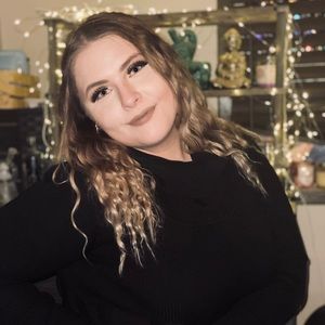 Meet your Posher, Carissa